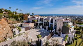 Villa for sale in La Quinta, Benahavis