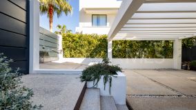 Villa en venta en El Campanario, Estepona Este