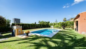 Villa for sale in Rio Real, Marbella East