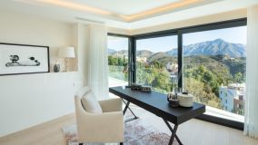 Villa for sale in La Quinta, Benahavis