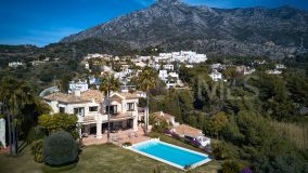 Villa Jumelée for sale in Marbella Hill Club, Marbella Golden Mile