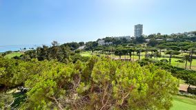 Front line golf flat with panoramic south-east facing views