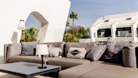 Zweistöckiges Penthouse zu verkaufen in Dunes Beach, Marbella Ost