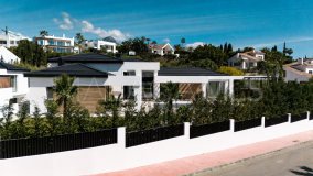 Villa for sale in Nueva Andalucia, Marbella