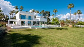 Villa for sale in Paraiso Alto, Benahavis