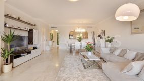 Apartamento en venta en Atalaya, Estepona