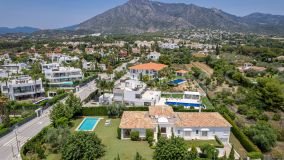 Villa for sale in Altos de Puente Romano, Marbella Golden Mile