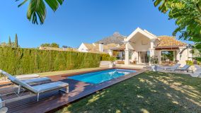 Villa for sale in Lomas de Puente Romano, Marbella Golden Mile