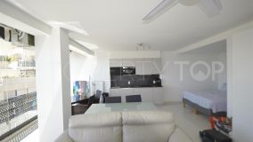 Amazing one bedroom, front line beach apartment in Marbella center with breathtaking sew views