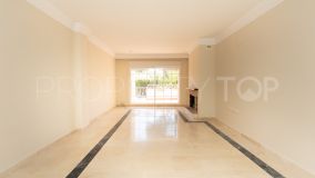 For sale Rio Real apartment with 3 bedrooms