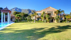 Se vende villa en La Quinta de Sierra Blanca de 6 dormitorios