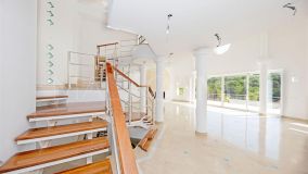 Villa en venta en Puerto del Almendro, Benahavis