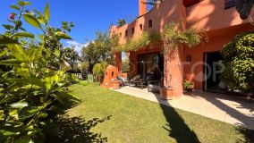 Amazing paired house secured urbanización 5 min walk from Puente Romano