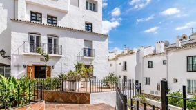 Spectacular apartment on the front line of Puerto Banús, Marbella