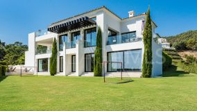 Villa for sale in El Madroñal, Benahavis