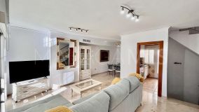 Adosado en venta en Costabella, Marbella Este