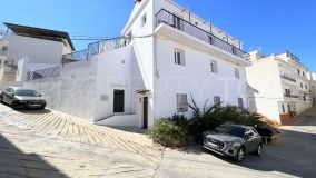 For sale town house in Guaro