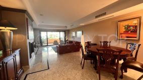 Beautiful apartment with nice sea views on Marbella's golden mile