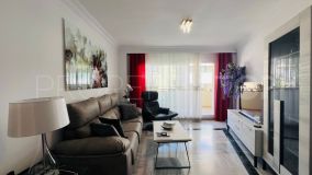 Apartamento con 2 dormitorios a la venta en Marbella Centro