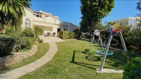 Villa en venta en El Rosario, Marbella Este