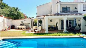 Villa for sale in Lindasol, Marbella Est