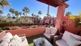 Espectacular ático con fantásticas vistas de dos dormitorios en Alicate Playa, Marbella Este
