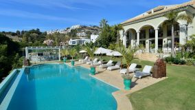 Absolutely stunning frontline golf villa in La Reserva de La Quinta, Benahavis