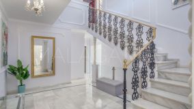 Villa for sale in Hacienda las Chapas, Marbella Öst