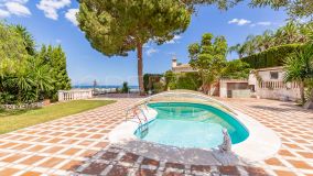 Villa for sale in Torremolinos with 4 bedrooms