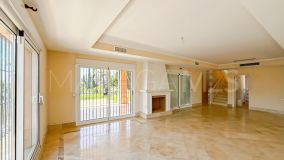 House for sale in Los Naranjos, Nueva Andalucia