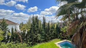 Villa zu verkaufen in Los Naranjos, Nueva Andalucia