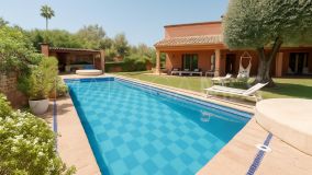 Villa for sale in Atalaya de Rio Verde, Nueva Andalucia
