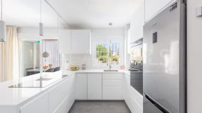 Markplanslägenhet for sale in Rio Verde Playa, Marbella Golden Mile