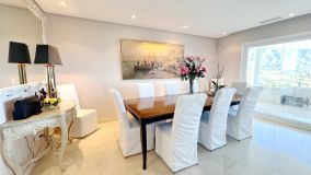 Zweistöckiges Penthouse zu verkaufen in La Corniche, Nueva Andalucia
