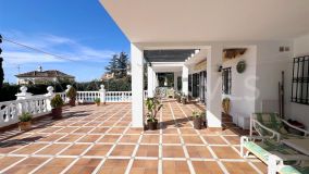 Villa for sale in Valdeolletas, Marbella City