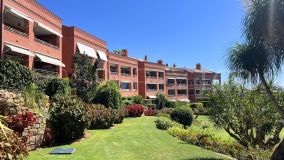 Exclusive and spacious apartment in the heart of Marbella Golden Mile, La Reserva de los Granados