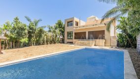 Villa en venta en La Mairena, Marbella Este