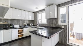 Apartment for sale in Los Naranjos, Nueva Andalucia