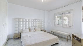 Apartment for sale in Los Naranjos, Nueva Andalucia