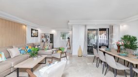 Town House for sale in Los Naranjos, Nueva Andalucia