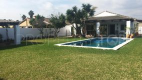 Villa for sale in Los Barrios