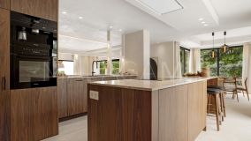 Villa for sale in La Alqueria, Benahavis