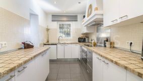 Villa for sale in Cerros del Lago, Istan