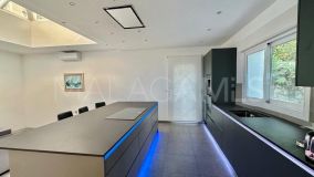Villa for sale in El Herrojo, Benahavis