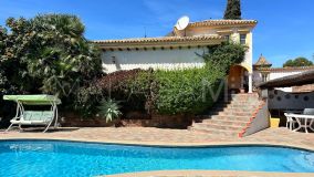 Villa en venta en El Rosario, Marbella Este