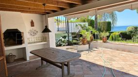 For sale 4 bedrooms villa in Estepona