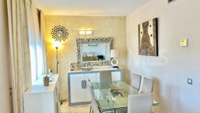 Radhus for sale in Condes de Iza, Nueva Andalucia