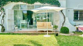 Appartement rez de chaussée for sale in El Paraiso, Estepona Est