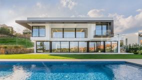 Frontline golf contemporary 5 bedroom villa in Condes de Luque, La Alquería, Benahavís