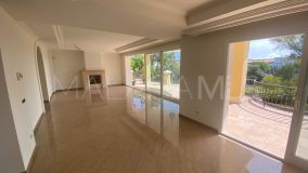 Villa till salu på El Herrojo, Benahavis